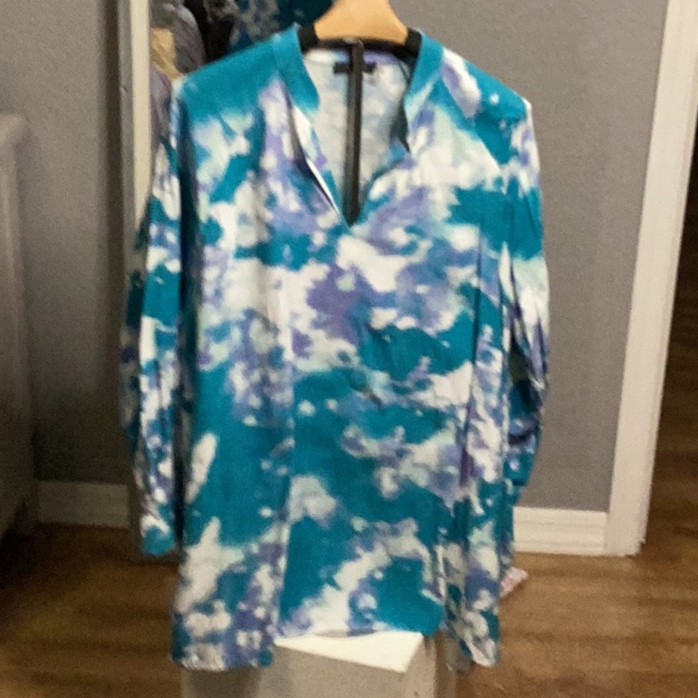 Sale !!! Natori turquoise, white, purple and Blouse - size L